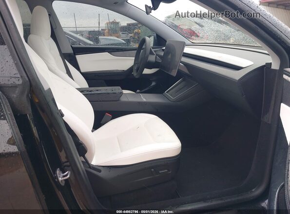 7SAYGDED1TA494733 2026 TESLA MODEL Y Черный Вид салона спереди
