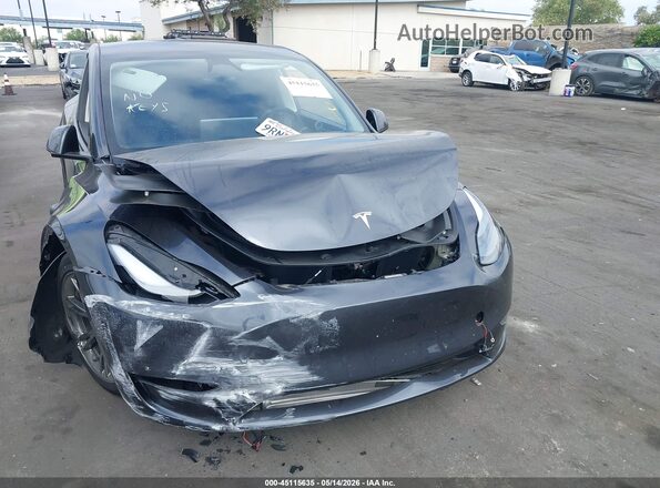 7SAYGDED2SF279122 2025 TESLA MODEL Y Gray Vista del cuadro de instrumentos
