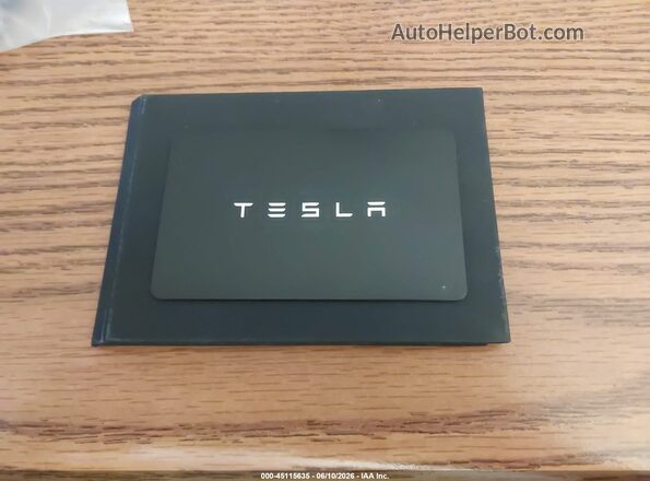 7SAYGDED2SF279122 2025 TESLA MODEL Y Gray Vista del salpicadero