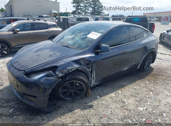 7SAYGDED3RA303984 2024 TESLA MODEL Y Серый Передняя левая четверть