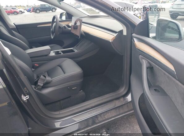 7SAYGDED3SA370803 2025 TESLA MODEL Y Gray Սալոնի դիմացի տեսք