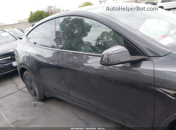 7SAYGDED3TF614325 2026 TESLA MODEL Y Gray Widok wnętrza 360 stopni