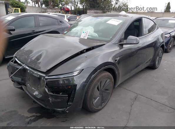 7SAYGDED3TF614325 2026 TESLA MODEL Y Gray Przód lewy