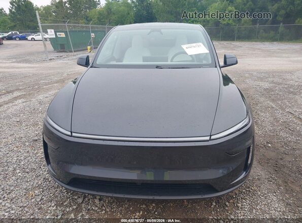 7SAYGDED4TA415135 2026 TESLA MODEL Y Gray Widok wnętrza z tyłu