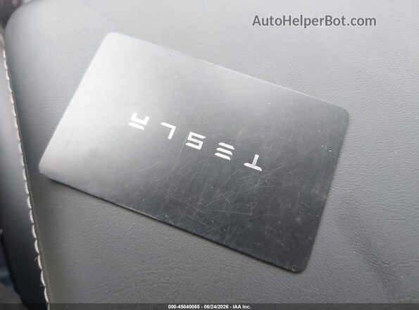 7SAYGDED5RA321807 2024 TESLA MODEL Y Gray წინა პანელის ხედი