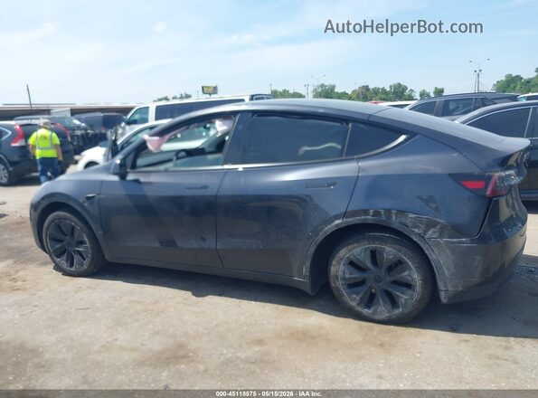 7SAYGDED5SA347359 2025 TESLA MODEL Y Gray Rear interior view