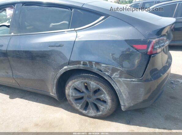 7SAYGDED5SA347359 2025 TESLA MODEL Y Gray Front view