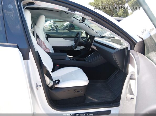 7SAYGDED5TA442845 2026 TESLA MODEL Y White წინა სალონის ხედი