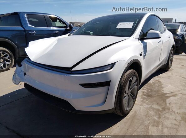 7SAYGDED5TA442845 2026 TESLA MODEL Y White წინა მარცხენა ხედი სამი მეოთხედიდან