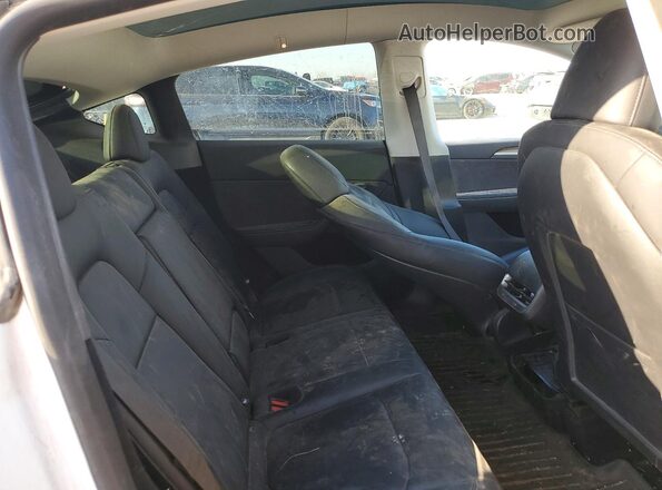 7SAYGDED6RA334582 2024 TESLA MODEL White უკანა სავარძლების ხედი