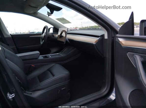 7SAYGDED6RF037024 2024 TESLA MODEL Y Gray 