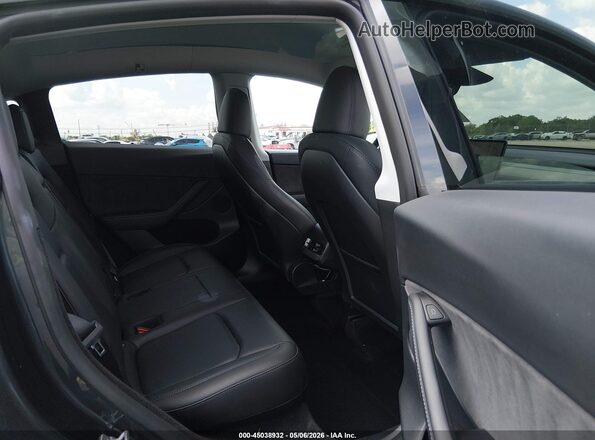7SAYGDED6RF037024 2024 TESLA MODEL Y Gray 
