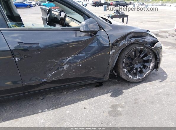 7SAYGDED6RF037024 2024 TESLA MODEL Y Gray 