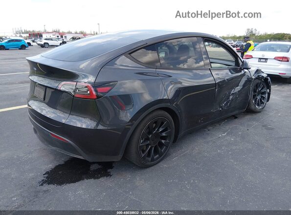 7SAYGDED6RF037024 2024 TESLA MODEL Y Gray 