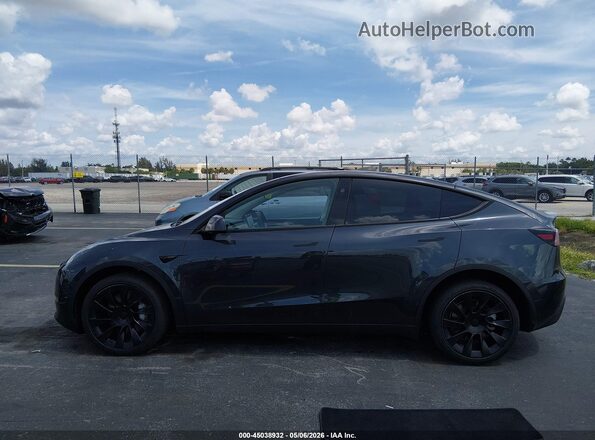 7SAYGDED6RF037024 2024 TESLA MODEL Y Gray 