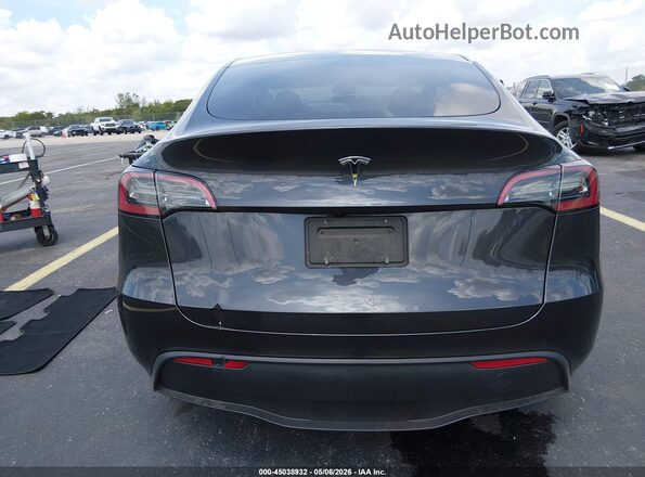 7SAYGDED6RF037024 2024 TESLA MODEL Y Gray 