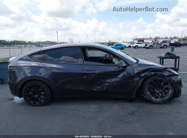 7SAYGDED6RF037024 2024 TESLA MODEL Y Gray 