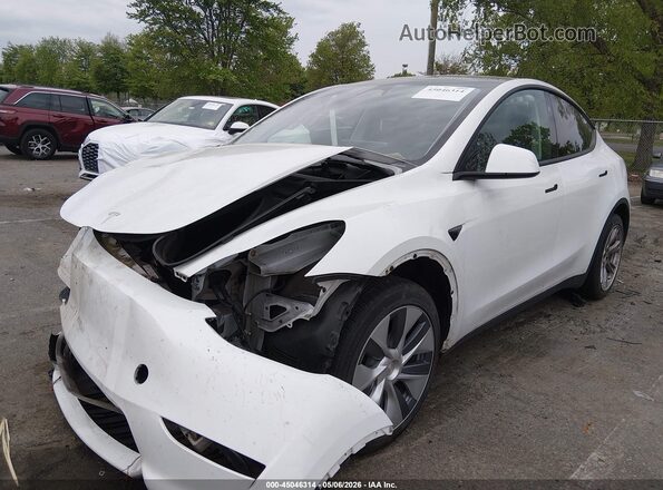 7SAYGDED7PF944426 2023 TESLA MODEL Y White Front left