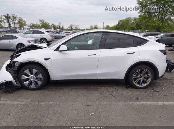 7SAYGDED7PF944426 2023 TESLA MODEL Y White 360 interior view
