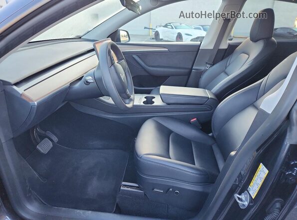 7SAYGDED7SF317721 2025 TESLA MODEL Серый Вид салона спереди