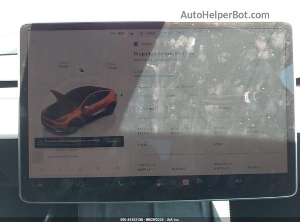 7SAYGDED8RF106294 2024 TESLA MODEL Y Red Widok tylnych siedzeń