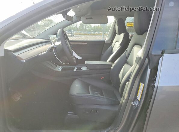 7SAYGDED8SF255309 2025 TESLA MODEL Серый Вид салона спереди