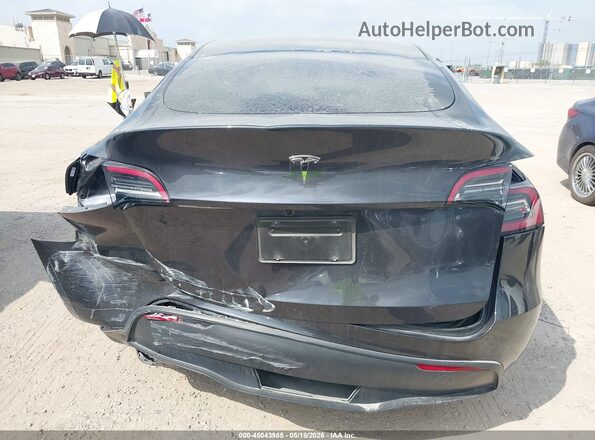 7SAYGDED9RF092793 2024 TESLA MODEL Y Gray 