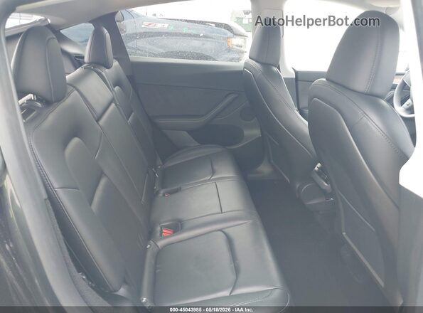 7SAYGDED9RF092793 2024 TESLA MODEL Y Gray Widok naklejki z numerem VIN