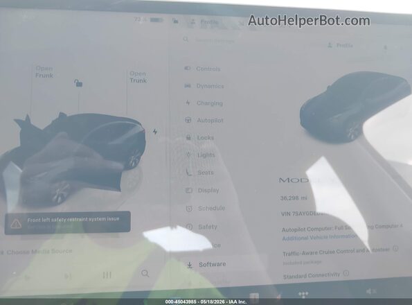 7SAYGDED9RF092793 2024 TESLA MODEL Y Gray Widok tylnych siedzeń