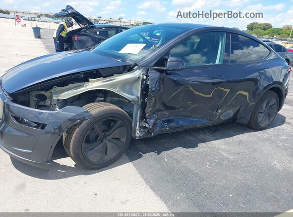 7SAYGDED9TF526704 2026 TESLA MODEL Y Gray Вид спереду