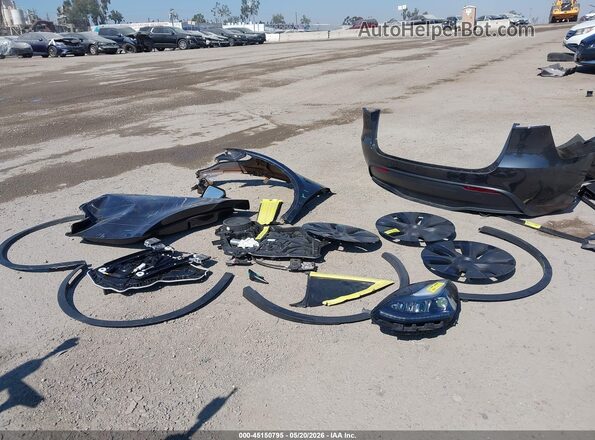 7SAYGDEDXSF269504 2025 TESLA MODEL Y Серый Вид панели приборов
