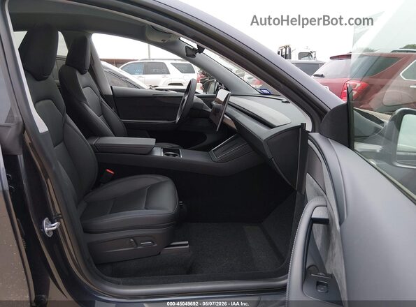 7SAYGDEDXTA494522 2026 TESLA MODEL Y Gray Widok wnętrza z przodu