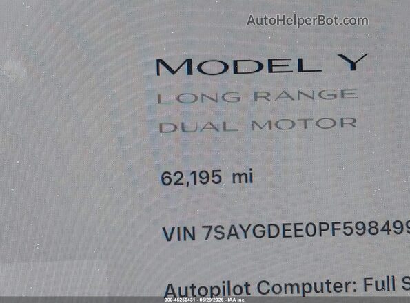 7SAYGDEE0PF598499 2023 TESLA MODEL Y White 360 interior view