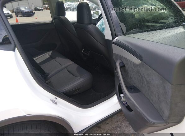 7SAYGDEE0TA484199 2026 TESLA MODEL Y Белый Вид наклейки с VIN-кодом
