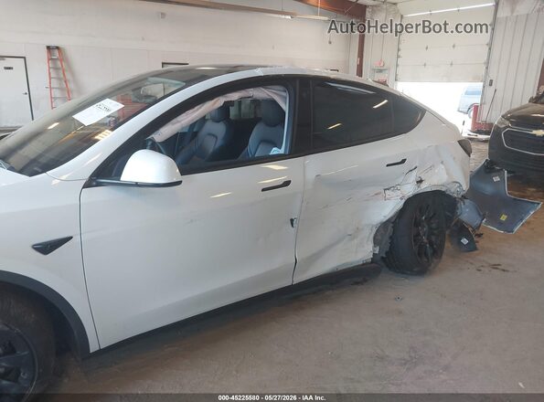 7SAYGDEE1NF317761 2022 TESLA MODEL Y White წინა ხედი