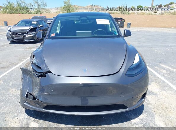 7SAYGDEE1PF891361 2023 TESLA MODEL Y Gray Սարքավորումների վահանակի տեսք