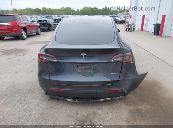 7SAYGDEE1RA228968 2024 TESLA MODEL Y Серый 