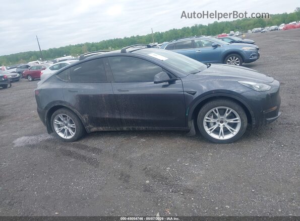 7SAYGDEE1RA264563 2024 TESLA MODEL Y Black 