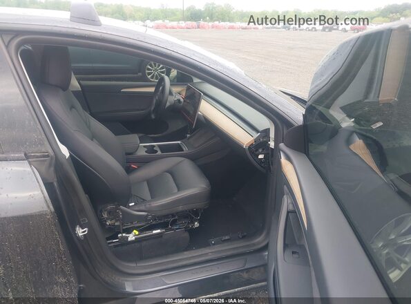 7SAYGDEE1RA264563 2024 TESLA MODEL Y Black 