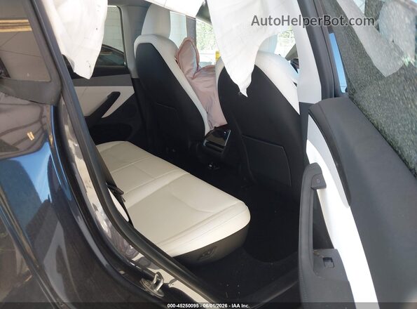 7SAYGDEE1TF563111 2026 TESLA MODEL Y Gray VIN sticker view