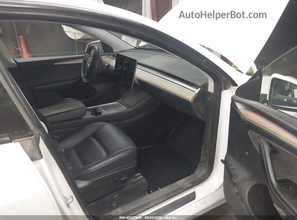 7SAYGDEE3PF608085 2023 TESLA MODEL Y White Սալոնի դիմացի տեսք