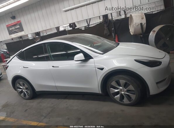 7SAYGDEE3PF608085 2023 TESLA MODEL Y White Առջևի վահանակի տեսք
