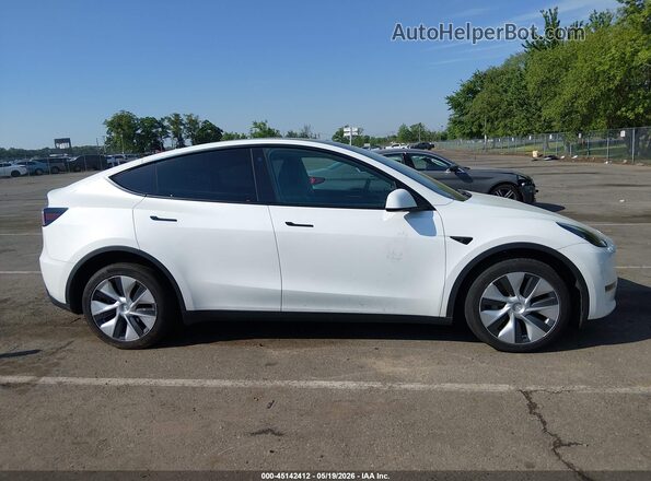 7SAYGDEE3PF686365 2023 TESLA MODEL Y White Սարքավորումների վահանակի տեսք