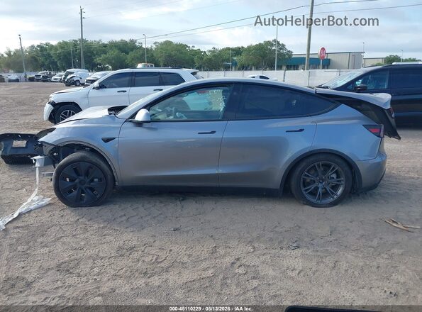 7SAYGDEE3RA327081 2024 TESLA MODEL Y Gray Vista interior de 360 grados