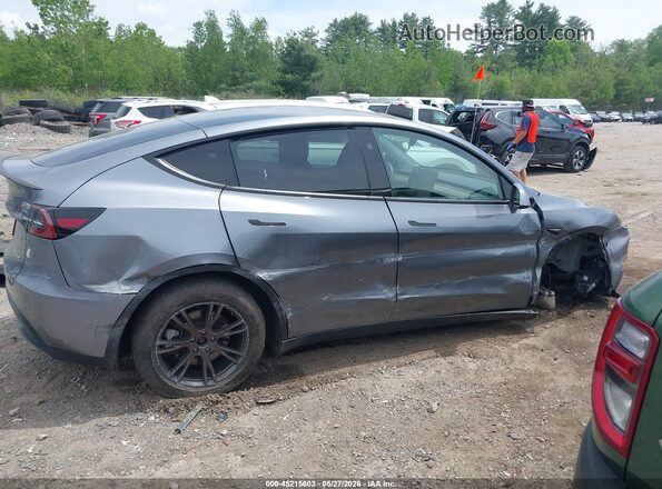 7SAYGDEE3RF199749 2024 TESLA MODEL Y Gray Instrument cluster view