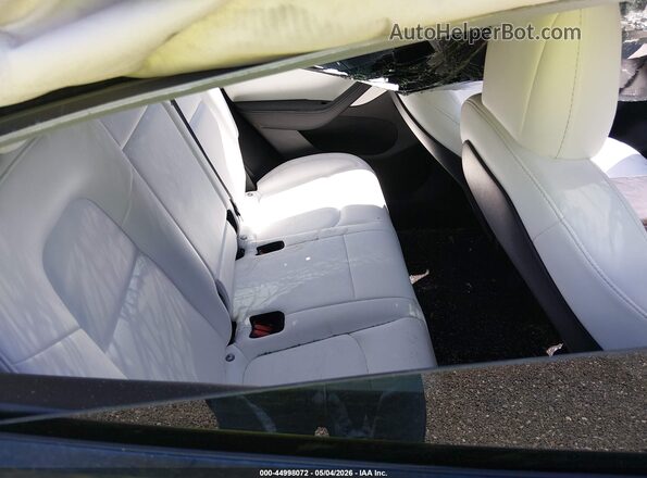 7SAYGDEE4NF320007 2022 TESLA MODEL Y White VIN կոդի պիտակի տեսք