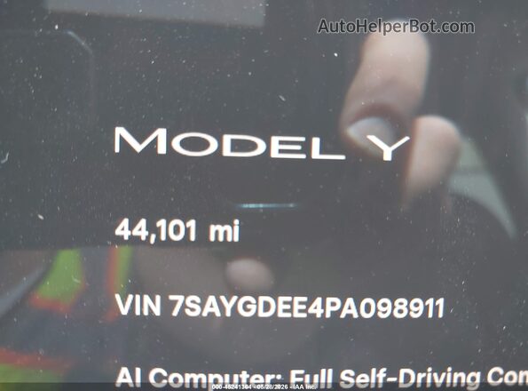 7SAYGDEE4PA098911 2023 TESLA MODEL Y Gray 