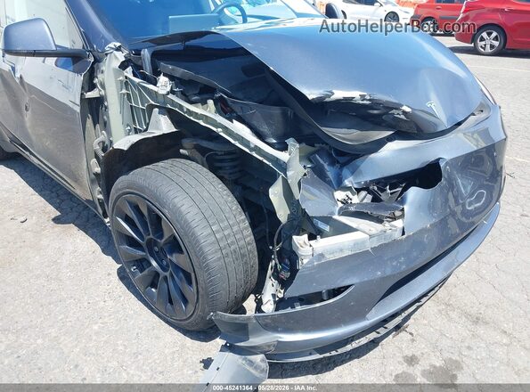 7SAYGDEE4PA098911 2023 TESLA MODEL Y Gray Widok z przodu