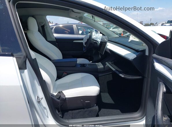 7SAYGDEE4PF630113 2023 TESLA MODEL Y White Սալոնի դիմացի տեսք