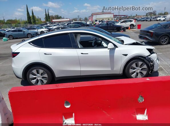 7SAYGDEE4PF630113 2023 TESLA MODEL Y White Սալոնի հետևի տեսք